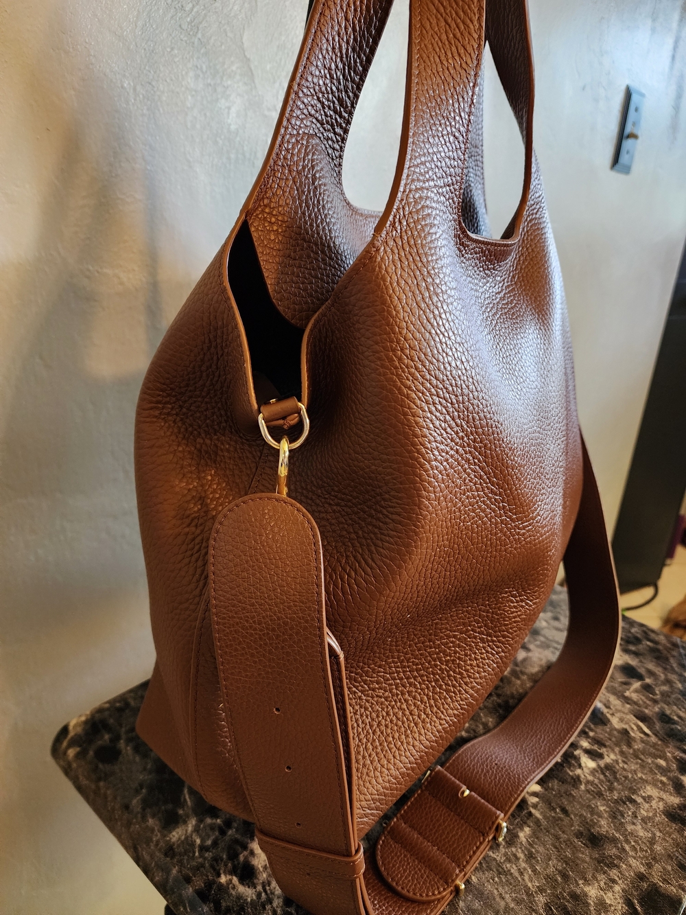 Cuyana 16 Inch System Tote Bag In Dark Chestnut With Adjustable Strap - Picture 2 of 16